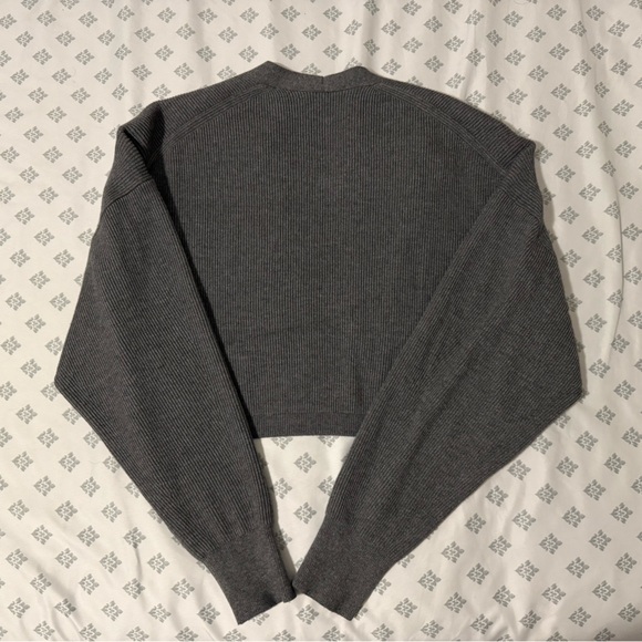 Aritzia decisions shrug - Picture 5 of 10